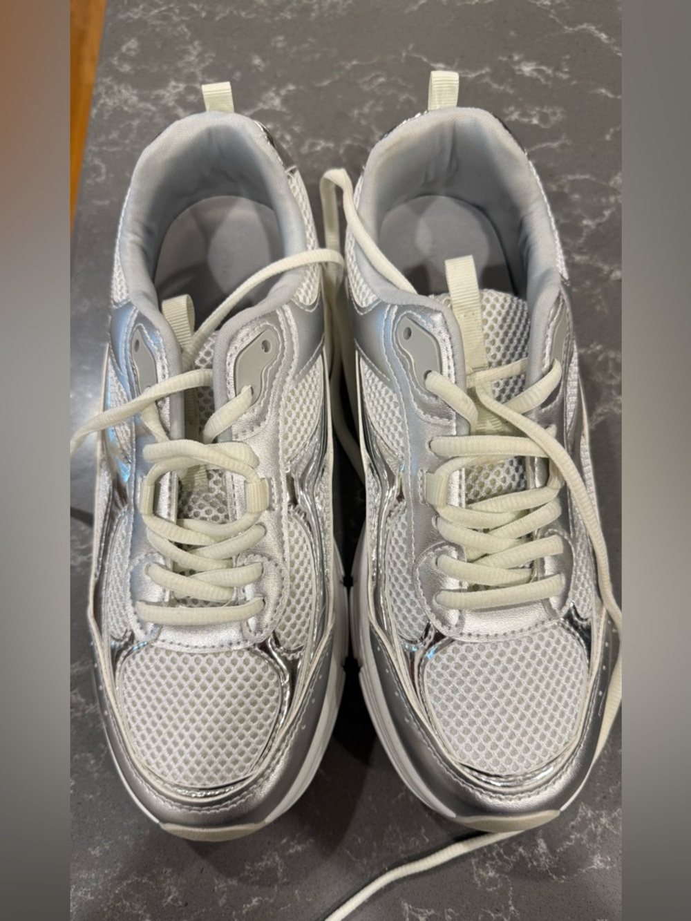 Madden Girl Women's White and Silver Sneakers, size 8.5 NWOB NWOT